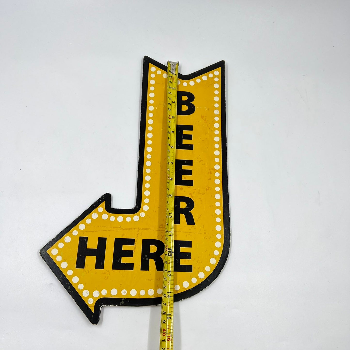 Διακοσμητική Πινακίδα “Beer Here” Retro Bar Sign – Ξύλινη Vintage Διακόσμηση