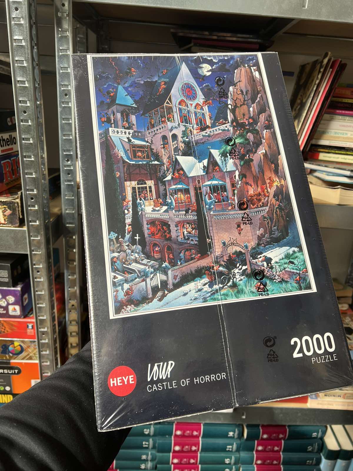 Παζλ 2000 κομματιών, Castle of Horror – Igor (Heye)