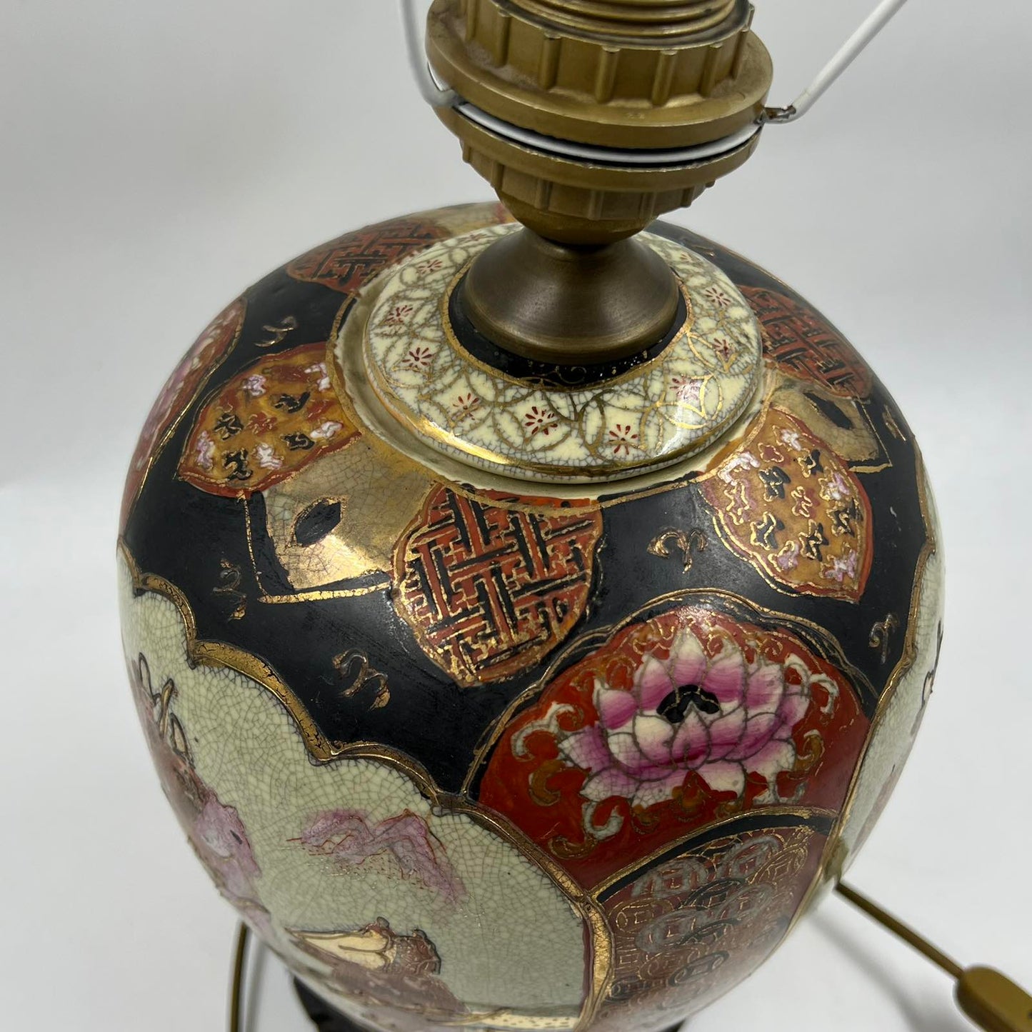 Satsuma Hand Painted Vintage Πορτατίφ Πορσελάνης – Συλλεκτικό Διακοσμητικό Φωτιστικό Ασιατικής Τέχνης