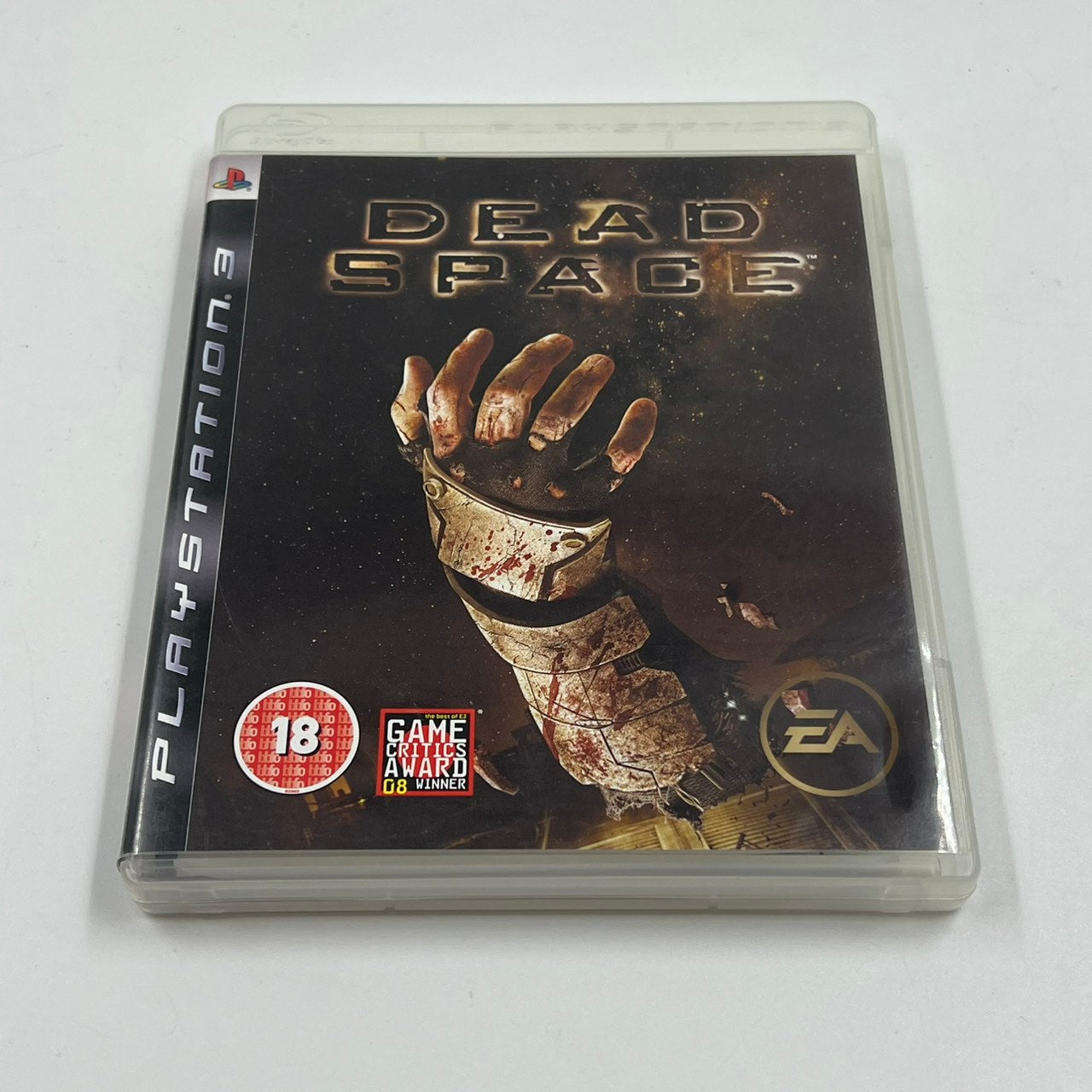 Το Dead Space για PlayStation 3 κυκλοφόρησε το 2008 από την EA και αποτελεί ένα από τα πιο επιτυχημένα survival horror της γενιάς του. Διαστημική ατμόσφαιρα, έντονο horror στοιχείο και κινηματογραφική εμπειρία gameplay.