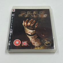 Το Dead Space για PlayStation 3 κυκλοφόρησε το 2008 από την EA και αποτελεί ένα από τα πιο επιτυχημένα survival horror της γενιάς του. Διαστημική ατμόσφαιρα, έντονο horror στοιχείο και κινηματογραφική εμπειρία gameplay.