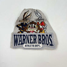 Warner Bros, Looney Tunes, Bugs Bunny, Taz, Wile E. Coyote, vintage patch, ρετρό κέντημα, Warner Bros Athletic Dept, συλλεκτικό patch, 90s cartoon, FlyingJohnny, vintage apparel patch, cartoon memorabilia, Looney Tunes collectible