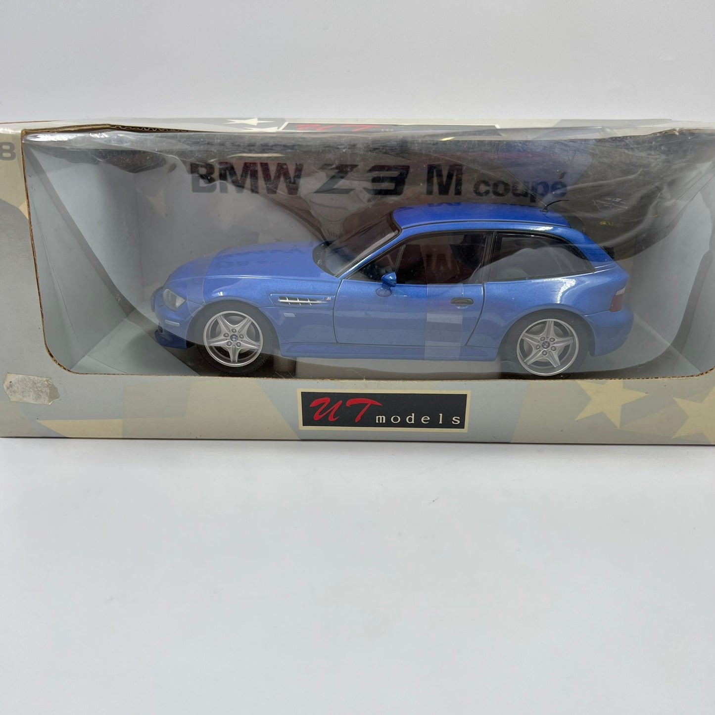 Μοντέλο αυτοκινήτου BMW Z3 M Coupé 1:18 – UT Models