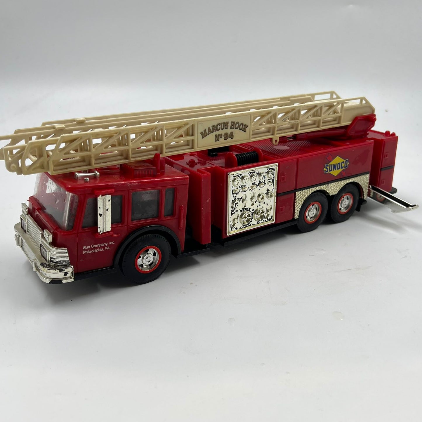 Sunoco Fire Truck “Marcus Hook No.94” Limited Edition 1995 – Sun Company Collectible