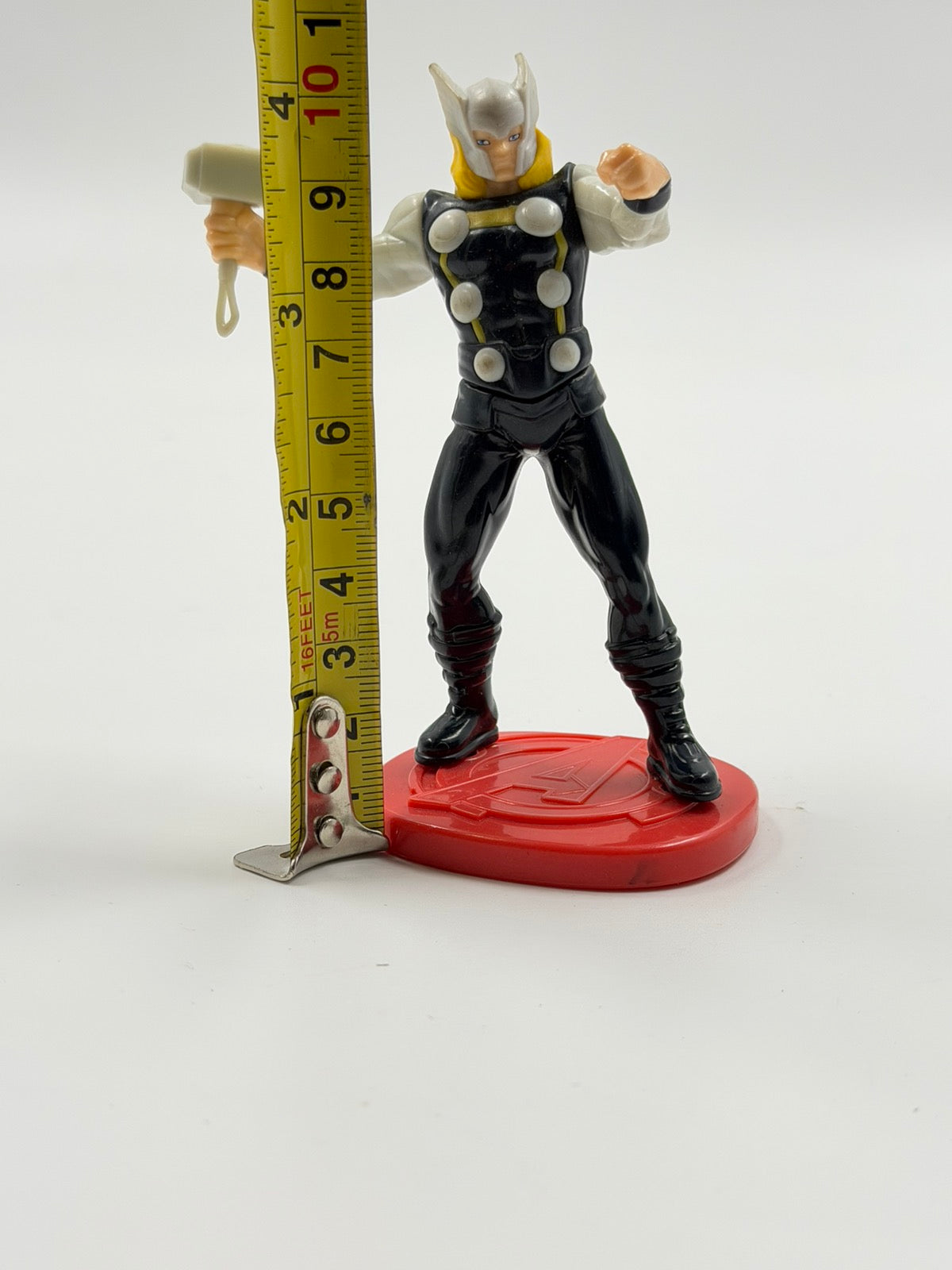 Thor Marvel Avengers Kinder Maxi Figure Collectible