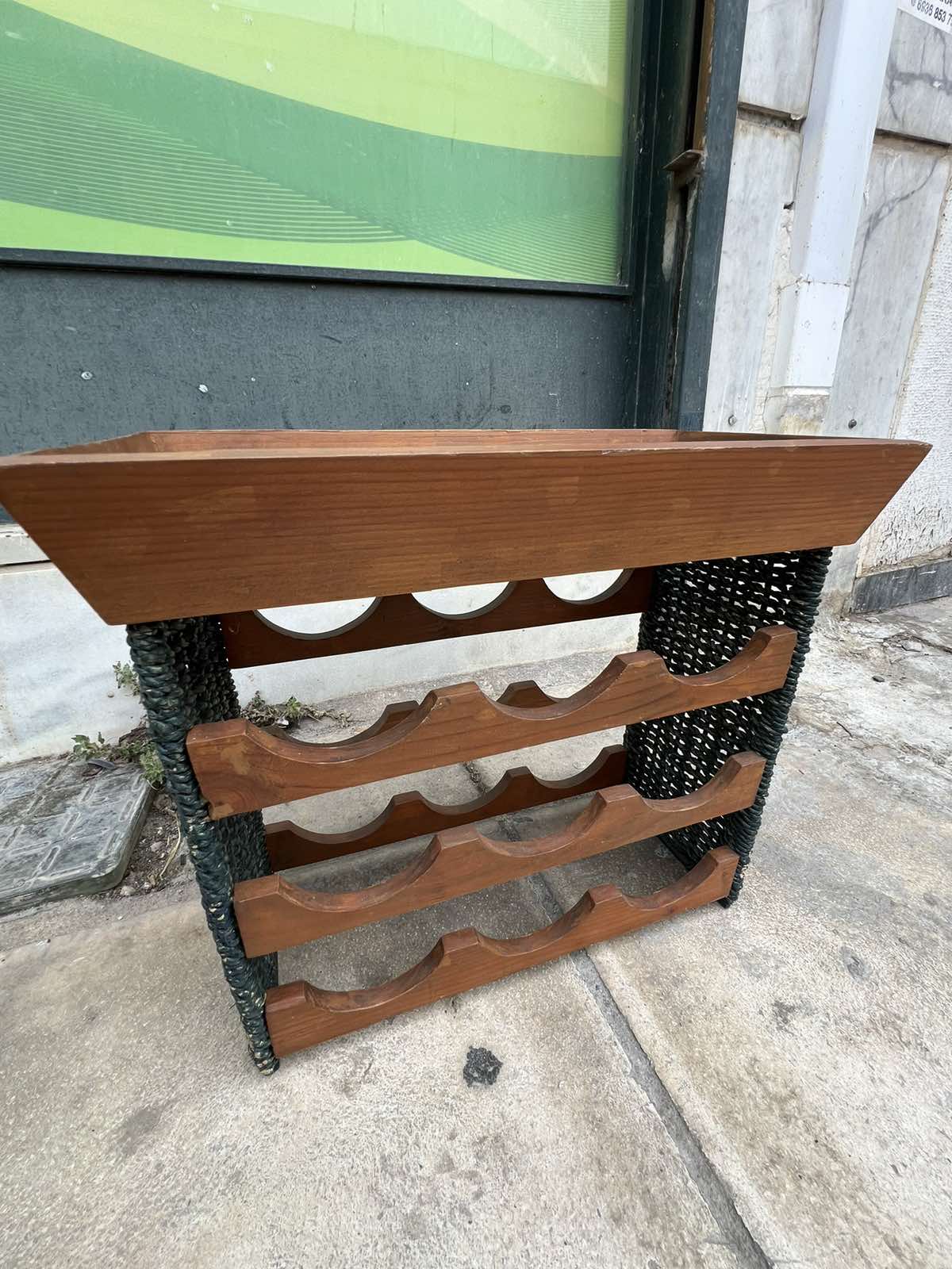 Μικρή Ξύλινη Ραφιέρα Για Φιάλες