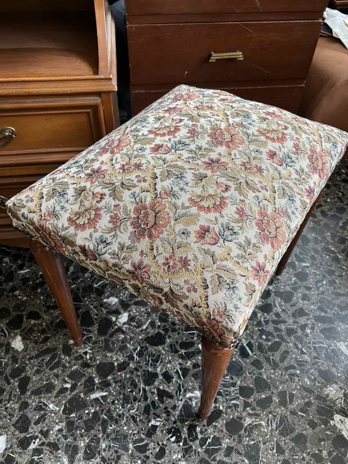 Σκαμπό Φλοράλ Vintage
