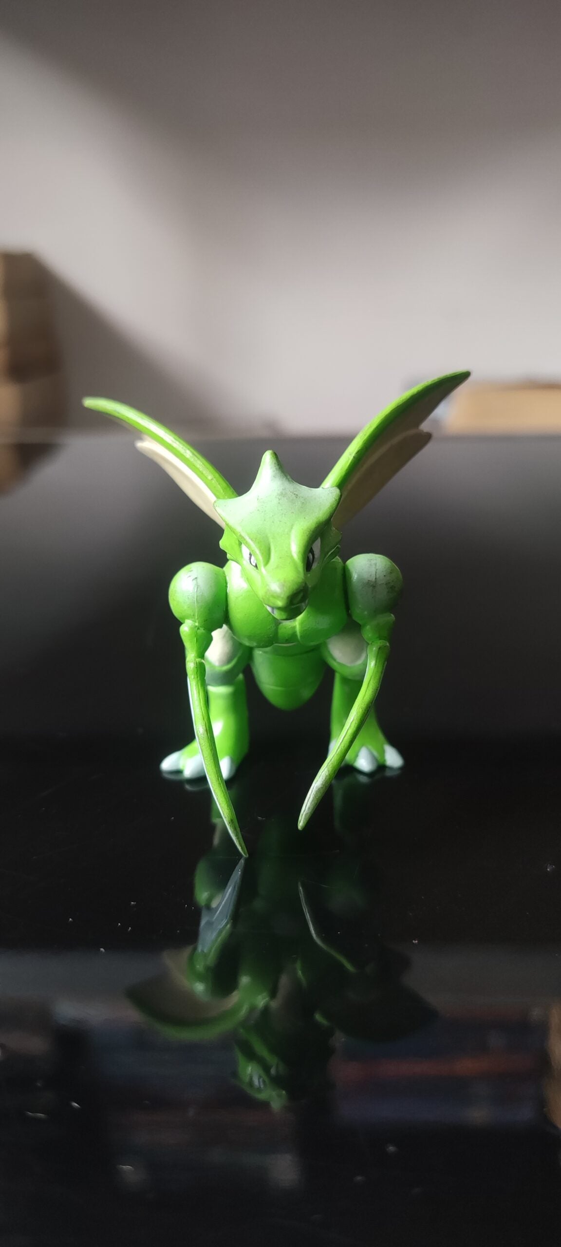 Φιγούρα Πόκεμον Scyther της Tomy