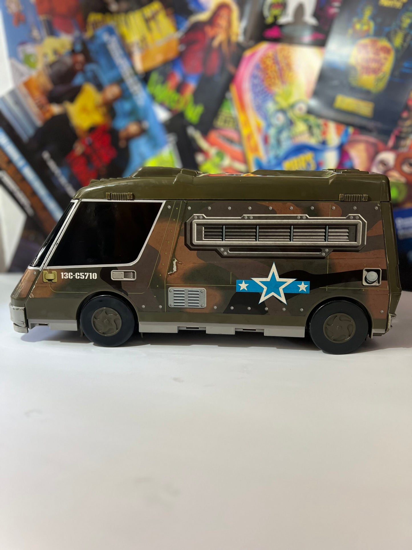 Micro Machines Στρατιωτικό Van Που Γίνεται Στρατιωτική Βάση