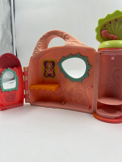 Hasbro Littlest Pet Shop Get Better Center