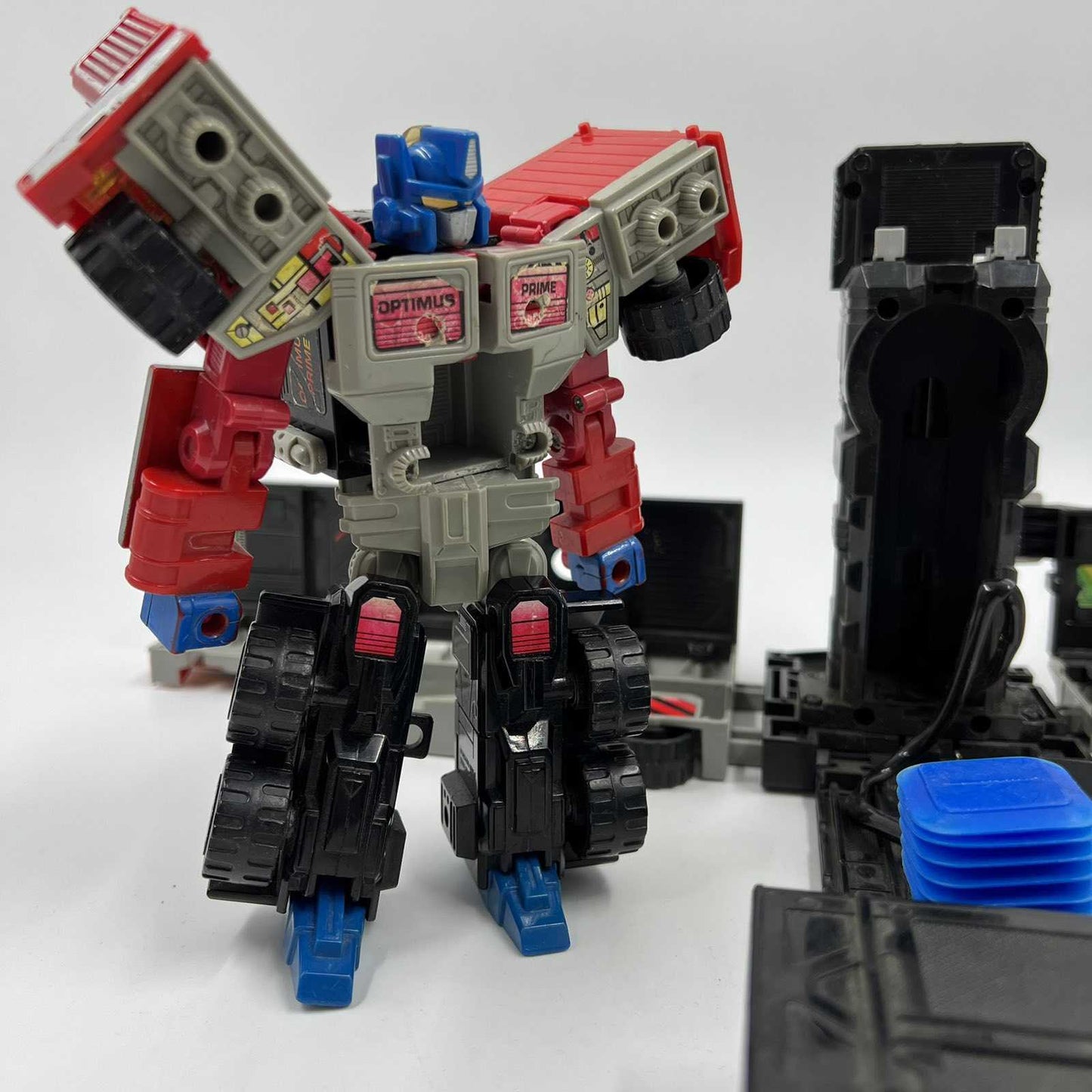 Optimus Prime Auto Jet Tanker – Transformers Action Vehicle (Hasbro/Takara 1994 G2 Style)